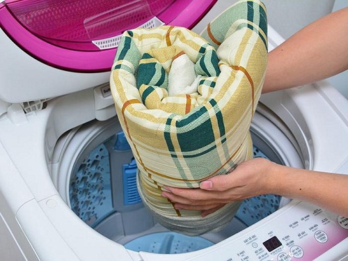 Cách bảo dưỡng, vệ sinh rèm lá dọc đúng cách 1 cach-bao-duong-ve-sinh-rem-la-doc 1